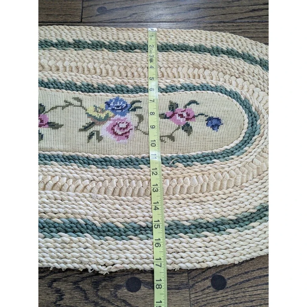 Vtg 1970's Woven Raffia Straw Floral Needlepoint Table Centerpiece Mat 29